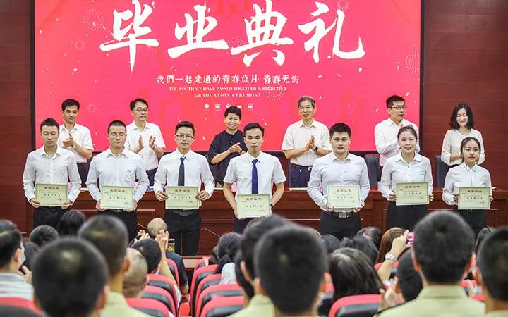 山城重庆，味蕾之旅，探寻山城魅影